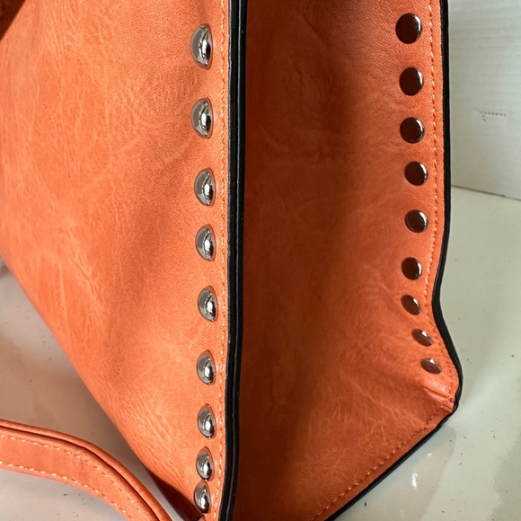 NWT Handbag/Shoulder Bag Coveri World. - Picture 11 of 13